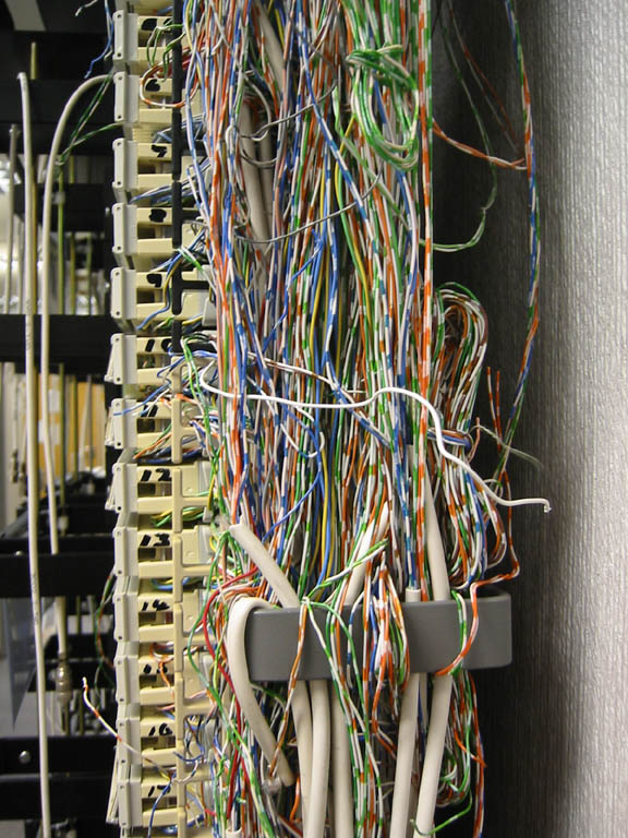 043 - Strange Cabling